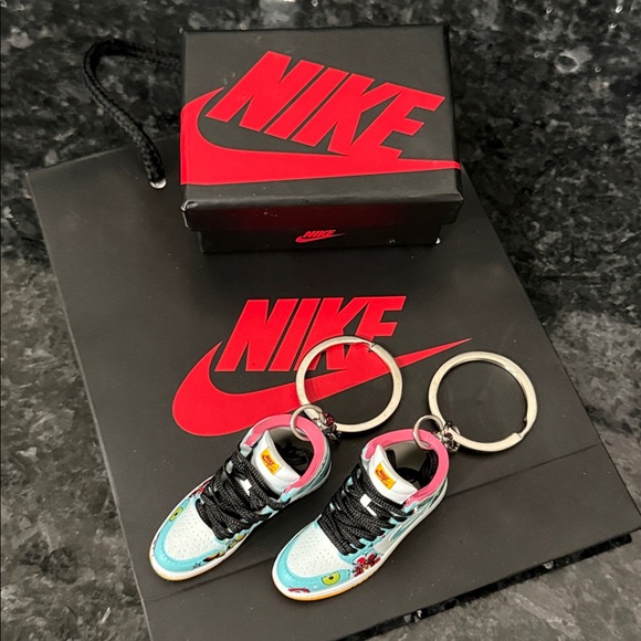 Keychains - Picture 8 of 9